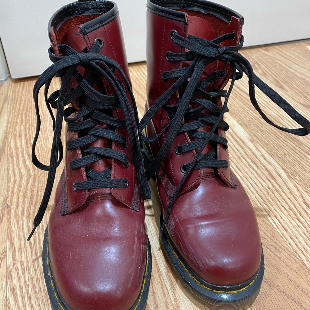 BURGUNDY DOC MARTENS
